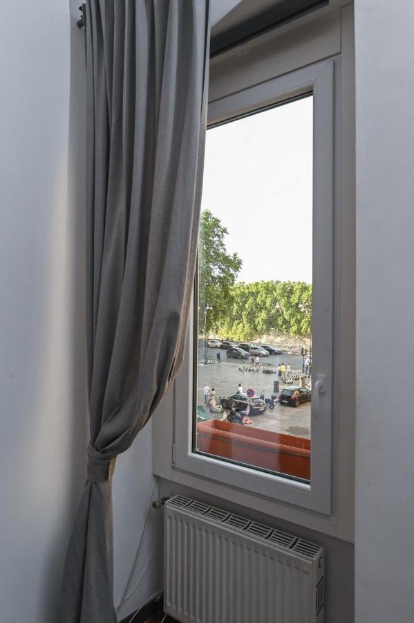 Gorgeous Trastevere Loft On The River * Rom