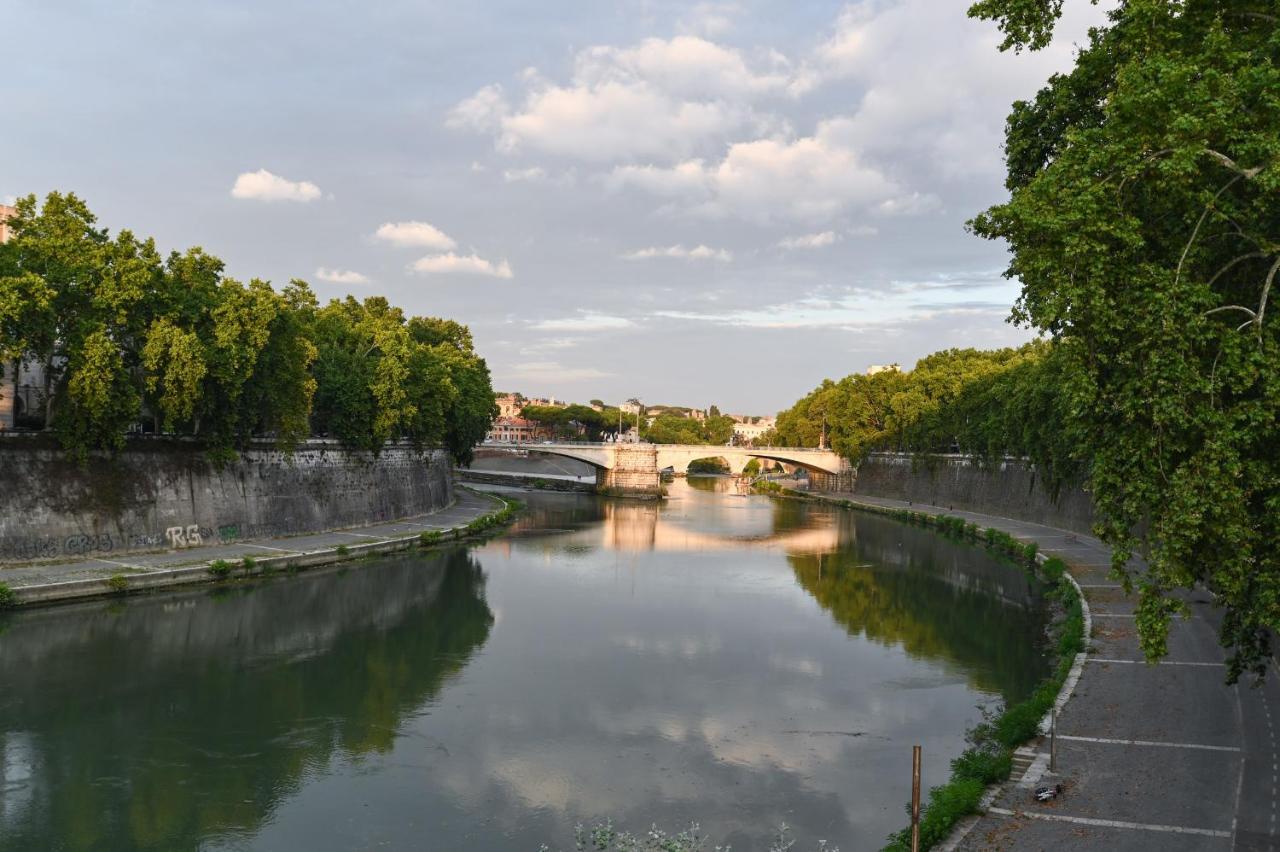 Gorgeous Trastevere Loft On The River Roma